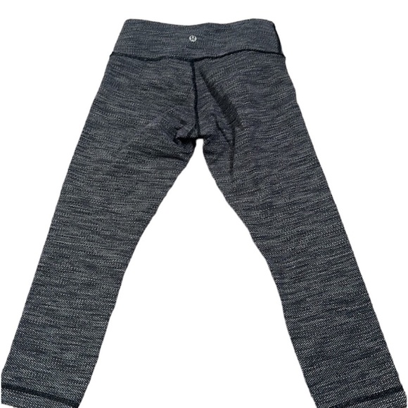 Lululemon crop leggings size 2 gym workout active wear gray white - Picture 4 of 8